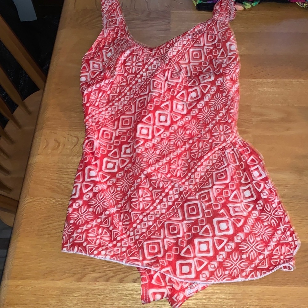 5/$25 Vintage One-piece Vintage vibes swim